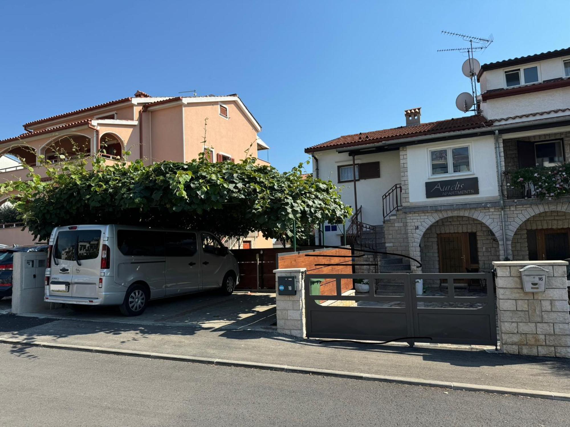 פורץ Aurelis Apartments מראה חיצוני תמונה